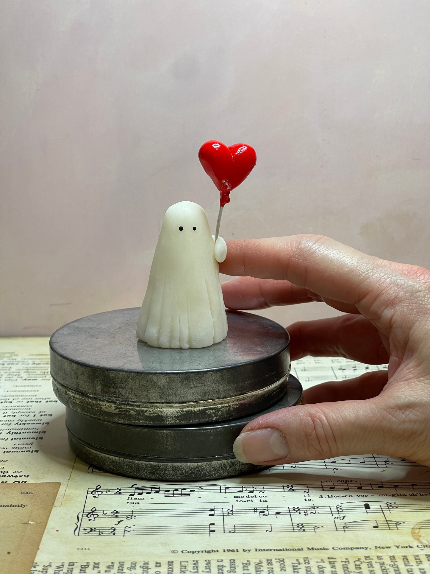 Red Heart Balloon Ghost