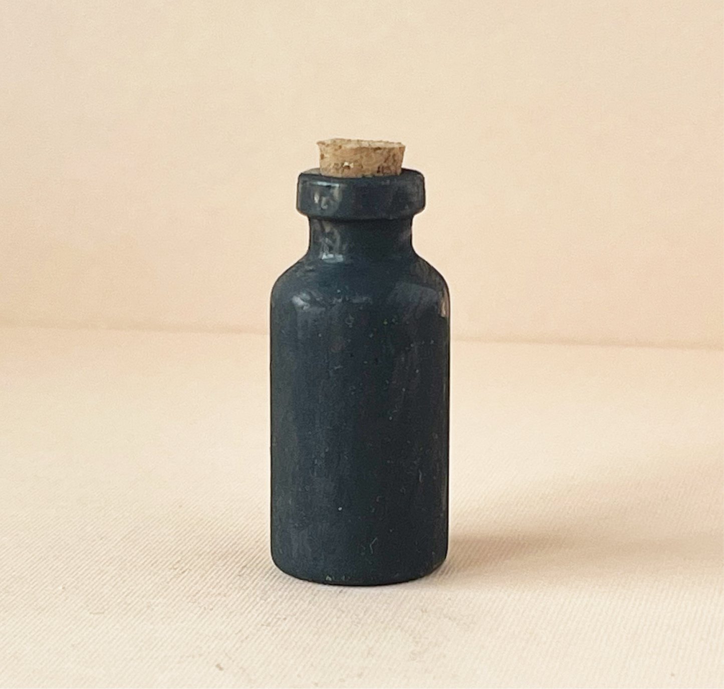 Miniature apothecary bottles in black - set of 6
