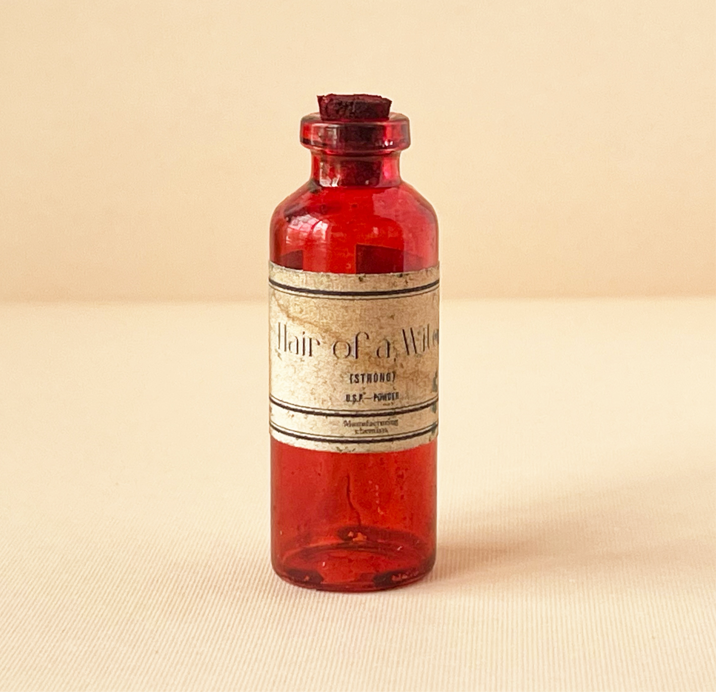 Miniature apothecary bottles in red - set of 6