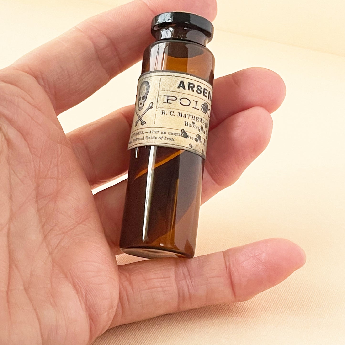 Miniature apothecary bottles in Amber glass - set of 6