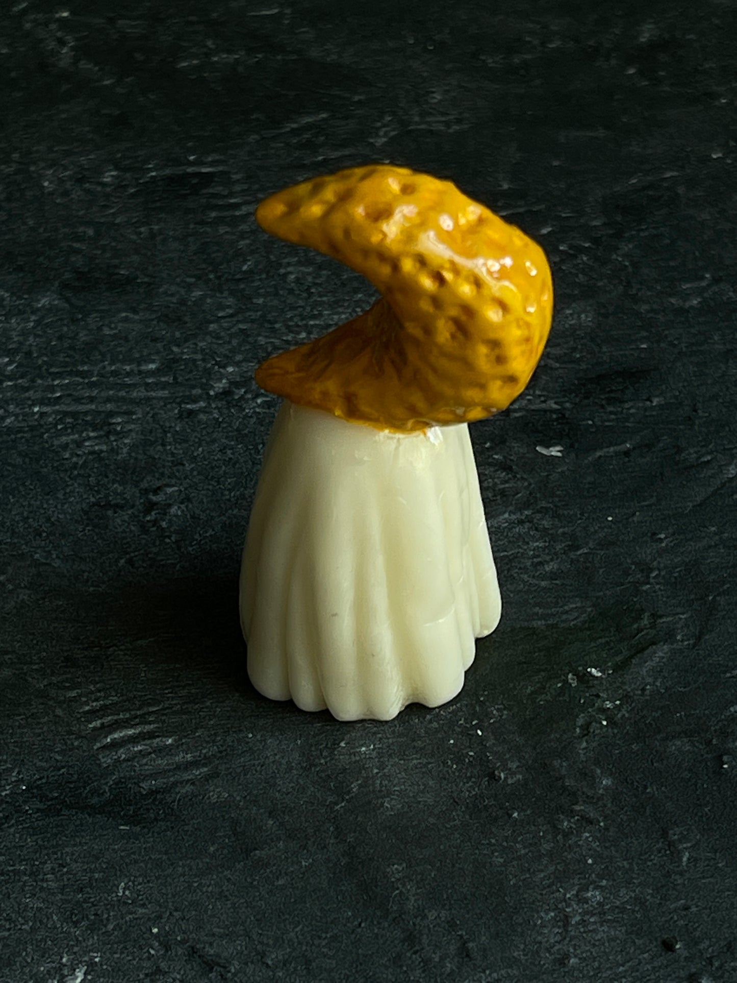 Crescent Moon Hat Ghostie - 2"