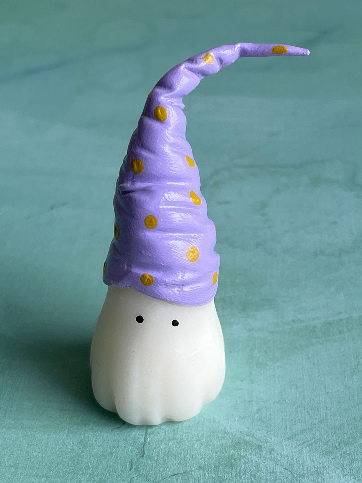 Purple Polka Dot Cap Ghost