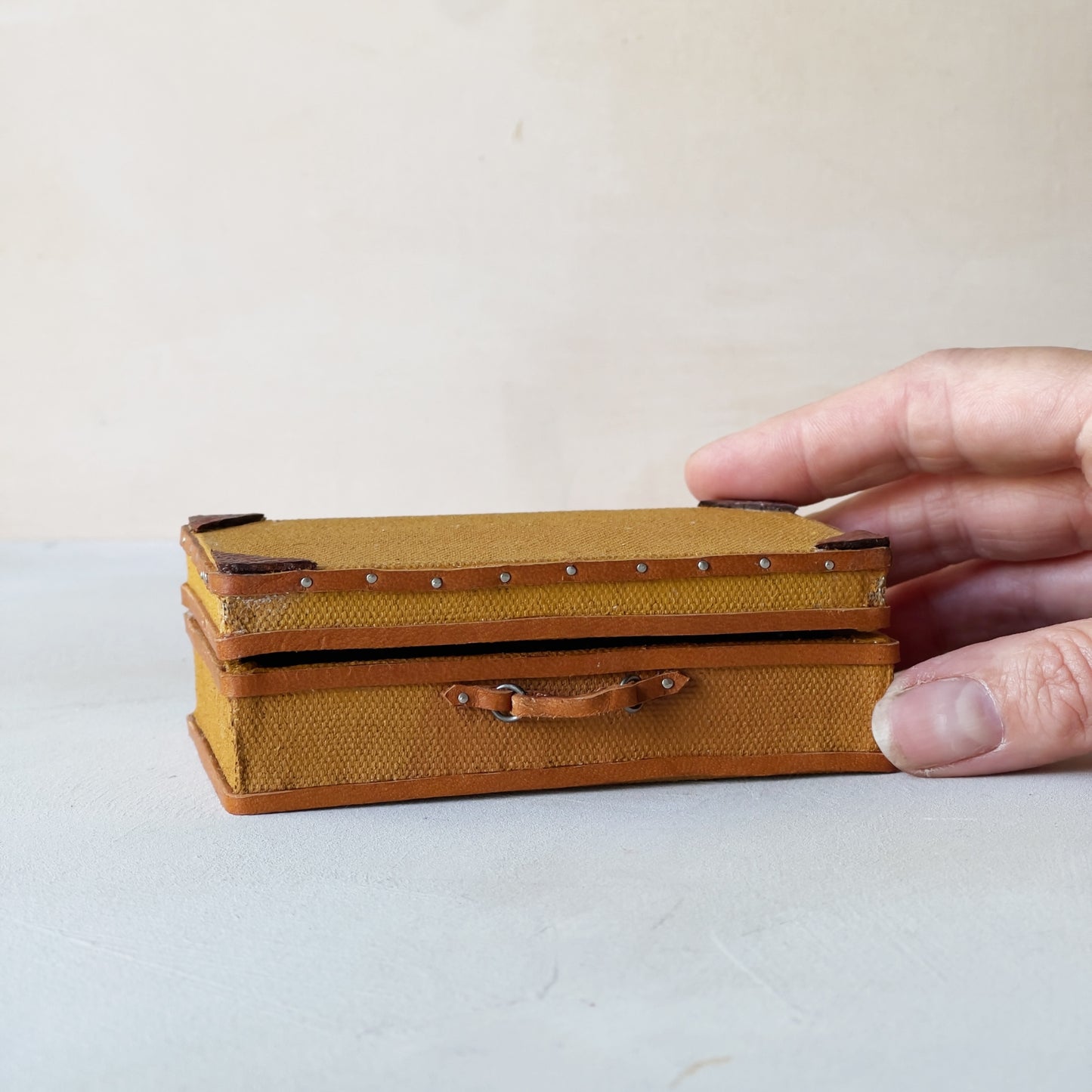 Mini Vintage suitcase