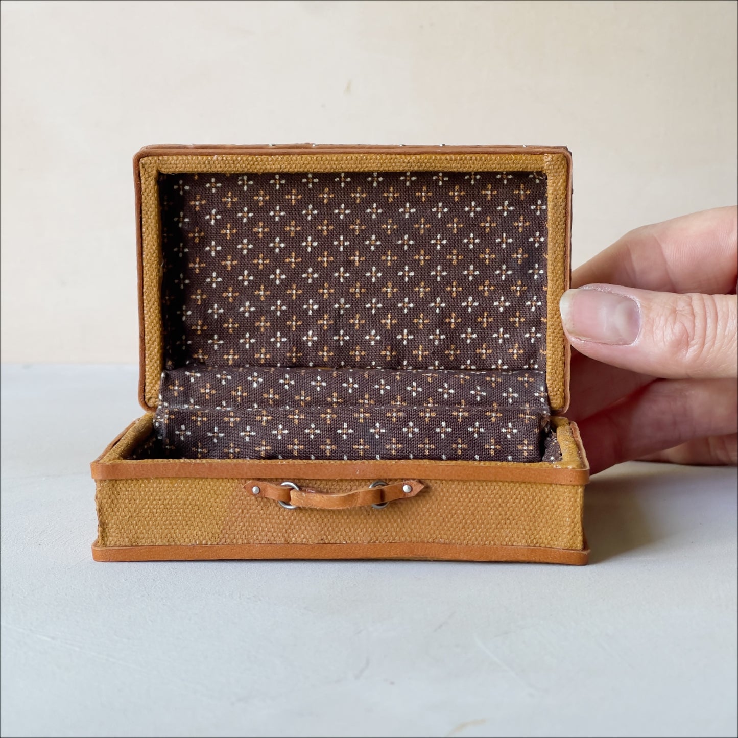 Mini Vintage suitcase