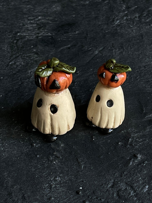 Pumpkin Hat Duo Ghosties - 1" to 2"